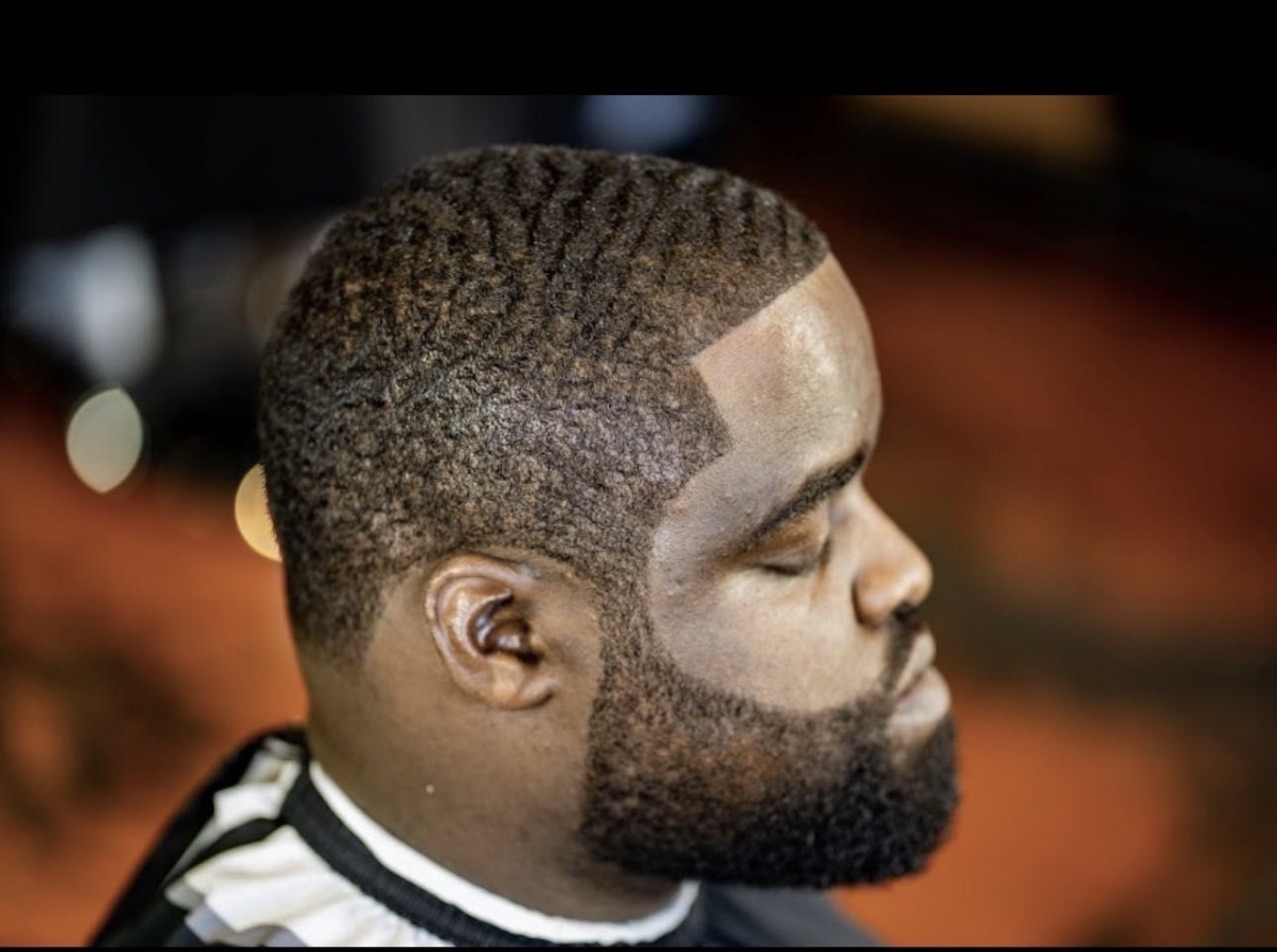 Waves with a crisp lineup