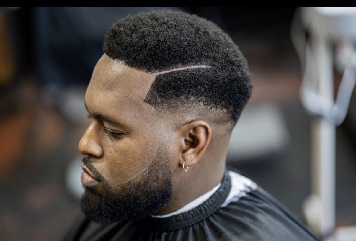 Burst fade with a carved part